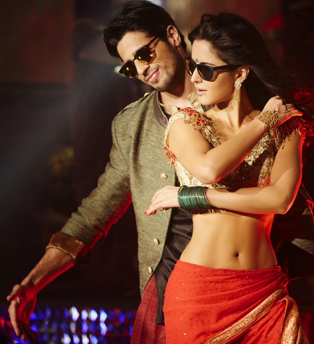Catch the first look of #KalaChashma from #BaarBaarDekho! #KalaChashma releases on 27th July!