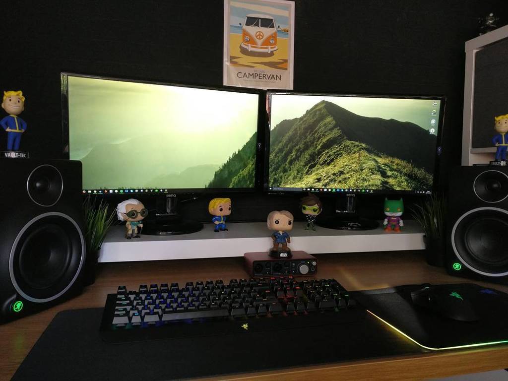 ryanreynolds98's tweet photo. Updated setup 1week later ๐ฎ
#nocablesinsight #setup #setupaddicts #gamer #pcmasterrace #pcโฆ https://t.co/2apS3UnzT7 https://t.co/de4j7ZCkhb