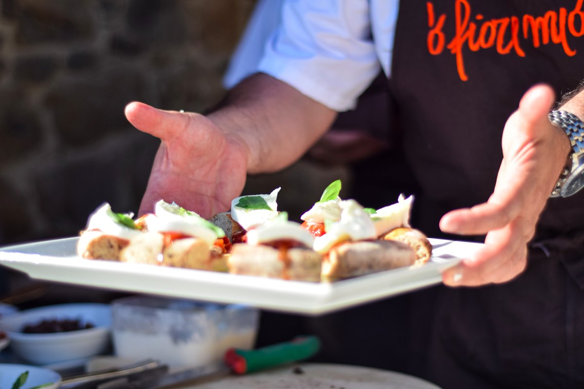 Dievole's tweet image. Everyone had so much fun (and #pizza) at our press launch of #LaBuonaPizza! For more pics: bit.ly/LaBuonaPizza🍕🍕