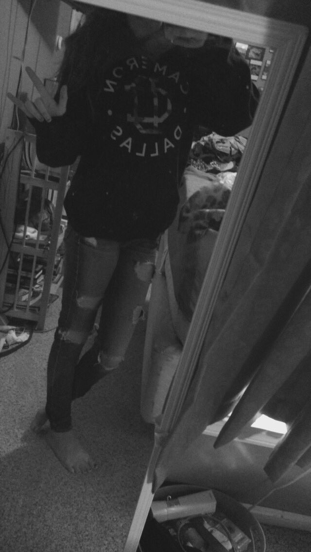 CAMSkandy's tweet photo. Wearing my cam hoodie today. Cam, have a good day and I love and miss you so much. @camerondallas #staystrongcam https://t.co/3DYYiUVi5b