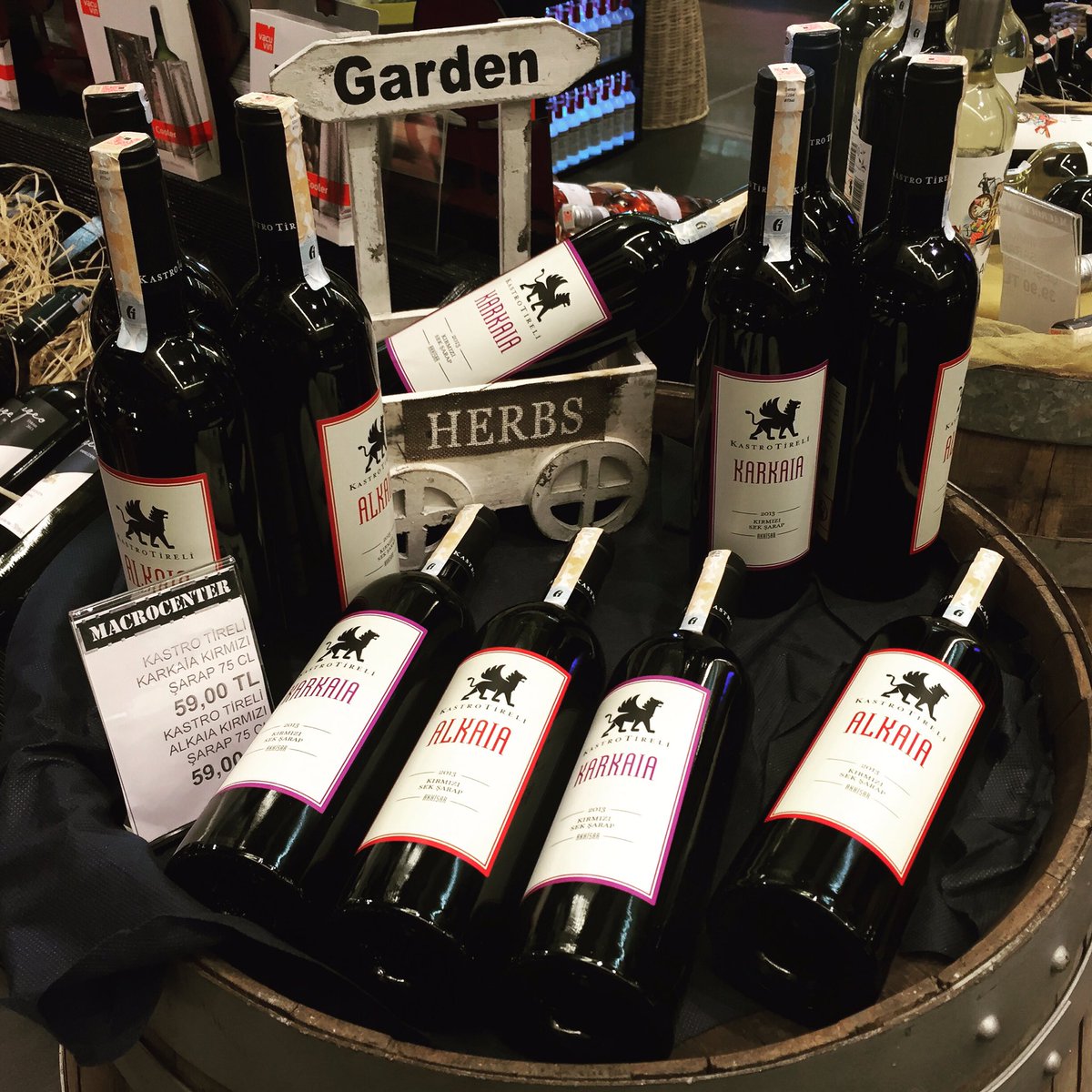 KastroTireli's tweet photo. #kastrotireli #alkaia and #karkaia @macrocenter supermarkets. https://t.co/vWeBWiQ2mL