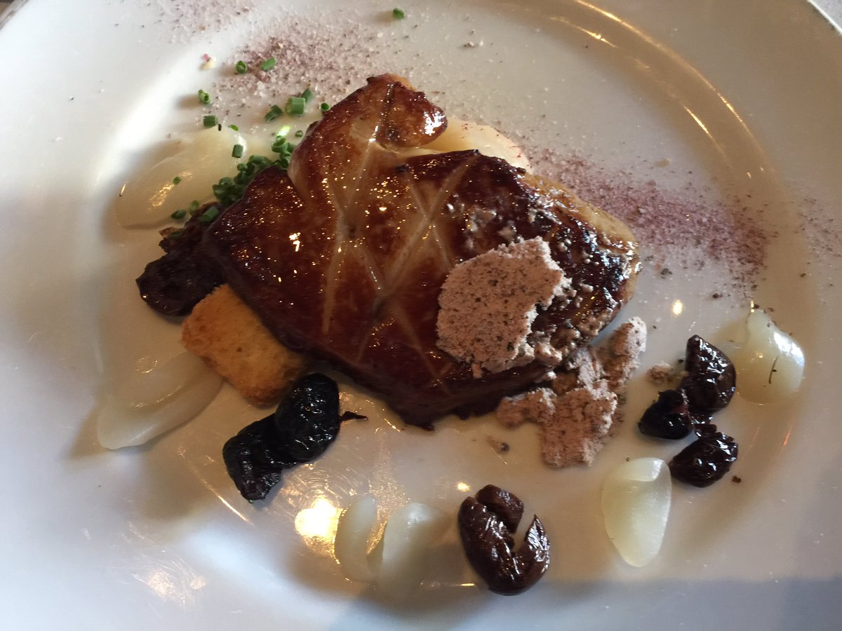 CheersWFFF's tweet photo. Steak or scallops? Yum! Goes well with wine brought in by #TeamWFFF @tvhwines @tvhwines #TY #JeremyNickel https://t.co/VReP28PaDJ