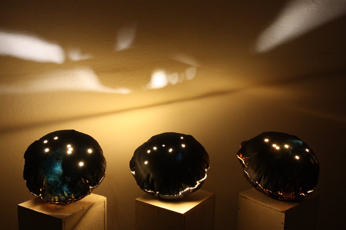 BeatrixBas's tweet image. "Tre Costellazioni" lightpillow, tecnica mista su cuscino sagomato, 2015