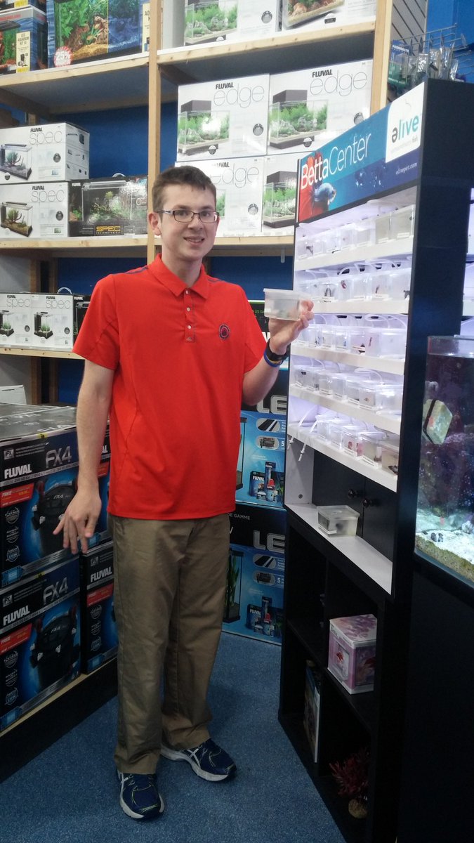 LHS210jhoag's tweet photo. Working @petland is the place to be this summer! #GoLemont #SummerSTEP https://t.co/byhD7EIHVX