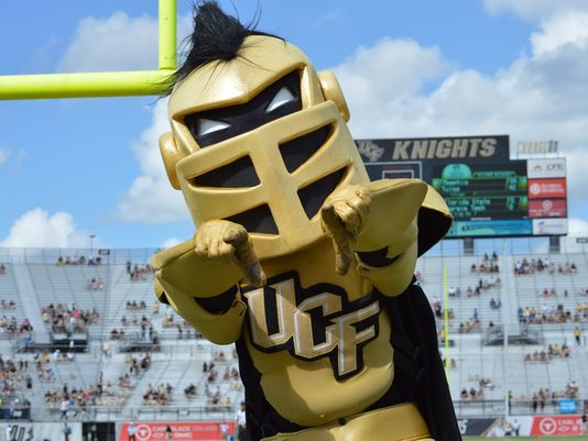 #Knightro holds mascot dance-off challenge at #UCF
ucfnews.com/2acmjy1
