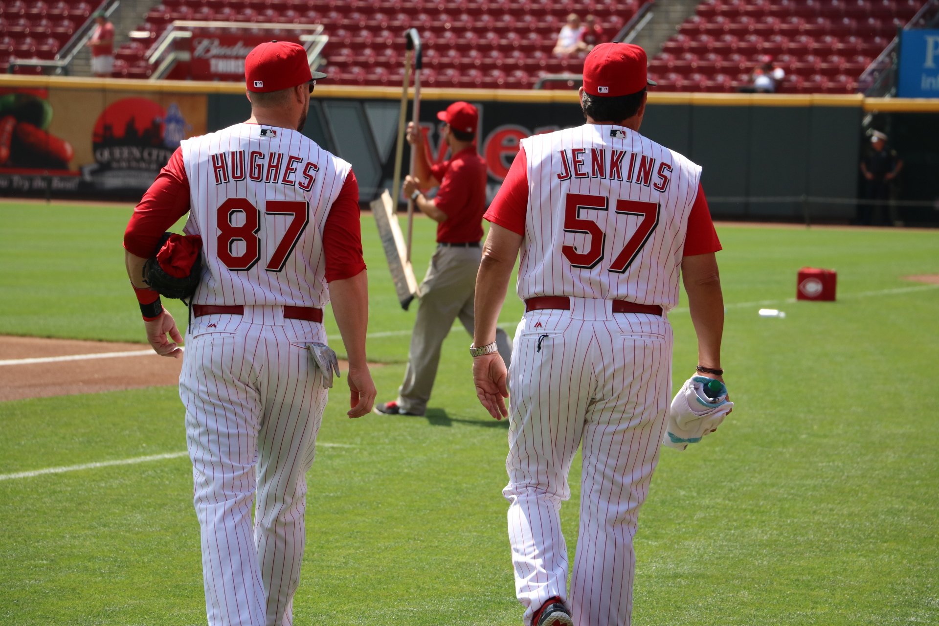 reds sleeveless jersey