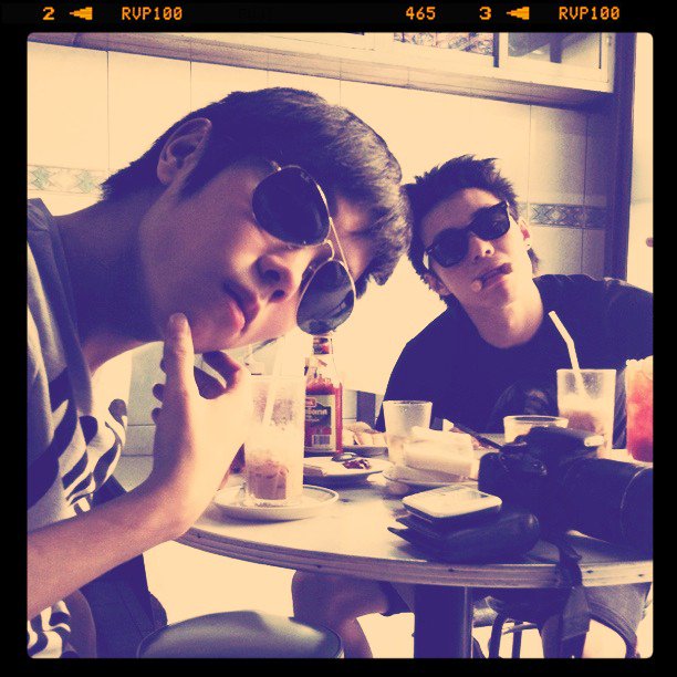 ไปแระ ขอบคุณมิตรรักแฟนเพลงทุกคนที่หลวมตัวเข้ามาคุยกันนะจ๊ะ สำหรับคืนนี้ สวัสดีครับ รูปเก่ากว่านี้ก็โบราณวัตถุล่ะครับ