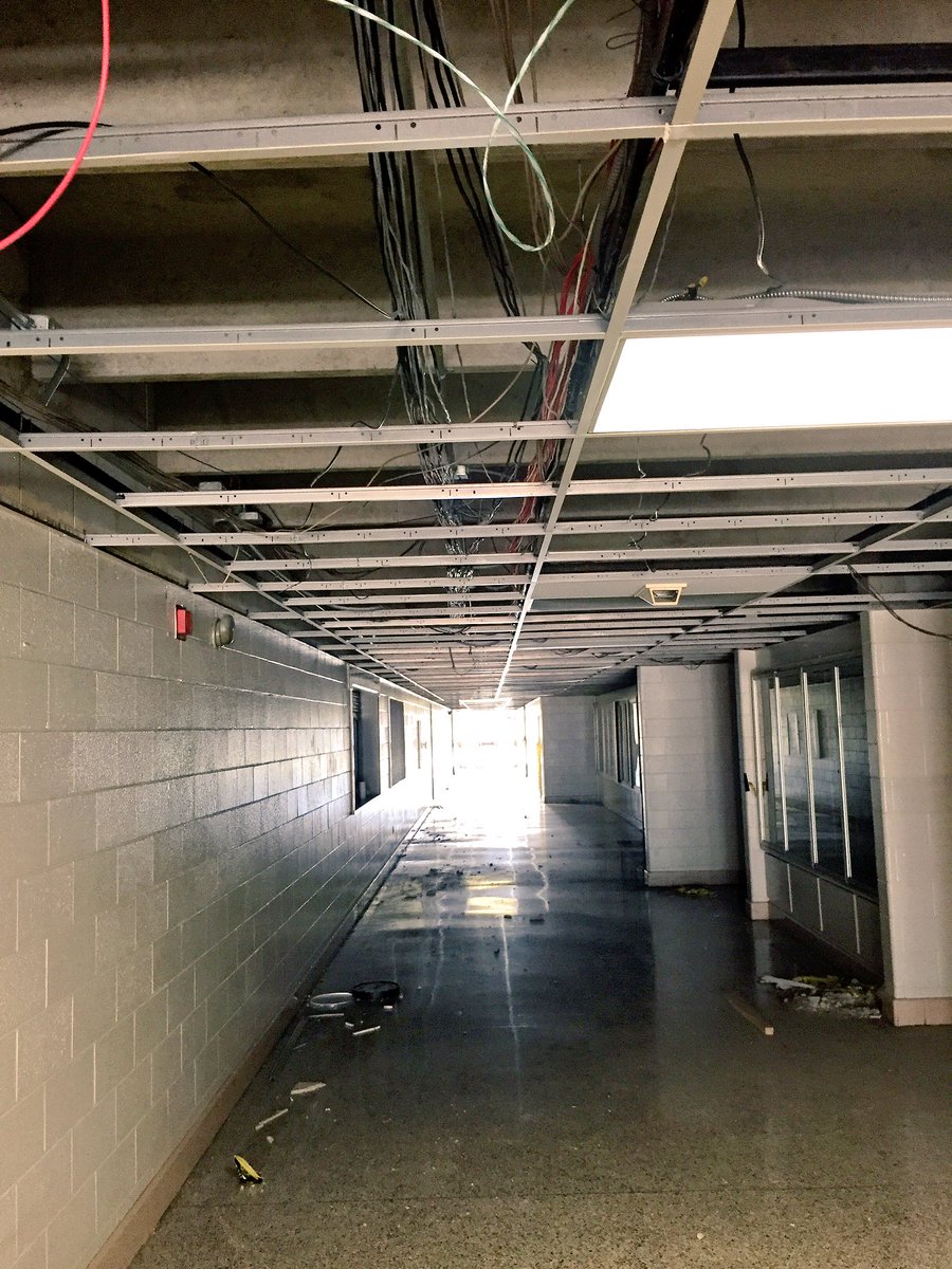 PowhatanSchools's tweet photo. Demolition of PJHS has begun!@PowhatanJHS #knockingitdown https://t.co/YOHDkYuO1F