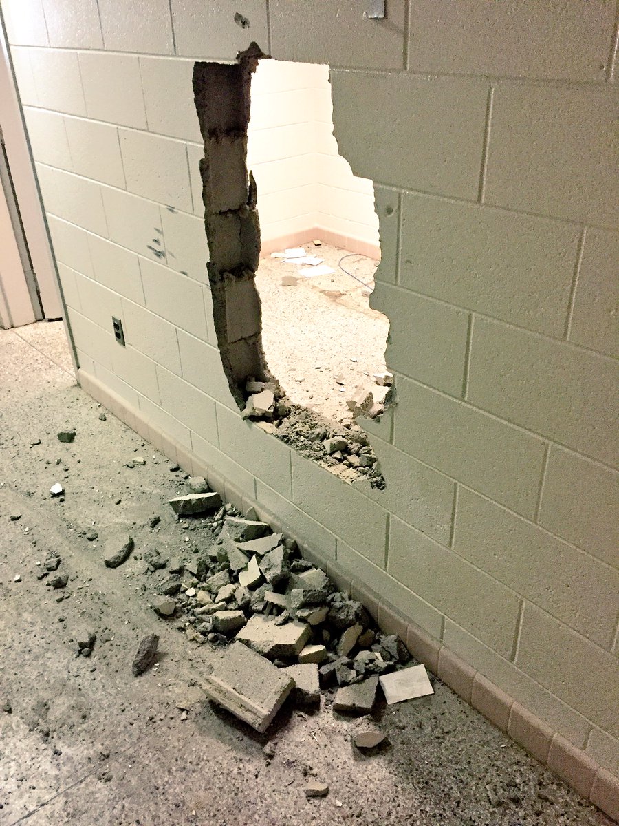 PowhatanSchools's tweet photo. Demolition of PJHS has begun!@PowhatanJHS #knockingitdown https://t.co/YOHDkYuO1F