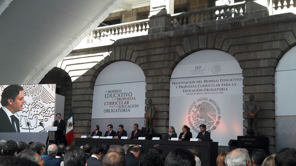 Modelo educativo es la ruta de la reforma educativa: INEE - Cn0o006UkAARJl7