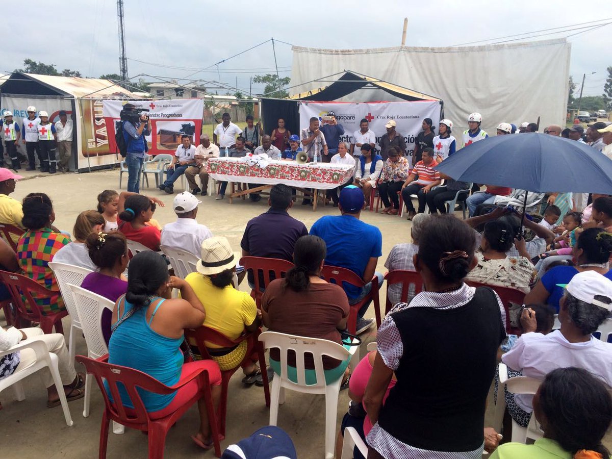 cruzrojaecuador's tweet photo. Con @ConagopareN presentamos el Proyecto de Viviendas para afectados por #TerremotoEcuador https://t.co/yAUaQc8kDp https://t.co/swZXckckwy