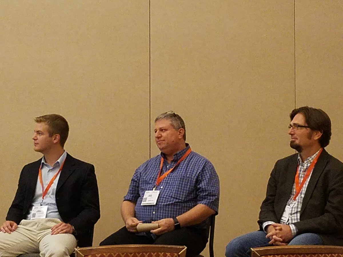 MarieHuwe's tweet image. Good API panel with phone.com, gotransverse and axia at #allabouttheapi