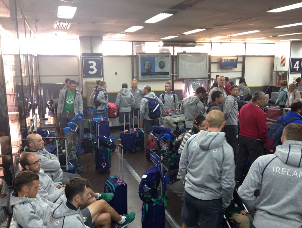 IreMenHockey's tweet photo. Another airport another carousel and another photo. That's all for today folks #25hourstravelling Ire-Ger-Bra-Arg βοΈ https://t.co/OZ7O59xHyx