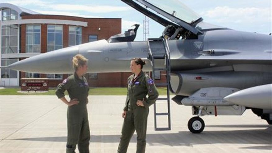 TheCalGuard's tweet photo. 2 of 5 #AirNationalGuard female fighter pilots based in S. Dakota. Read more:
https://t.co/YYxHL66je2 #theCaGuard https://t.co/h6gEnlz58K