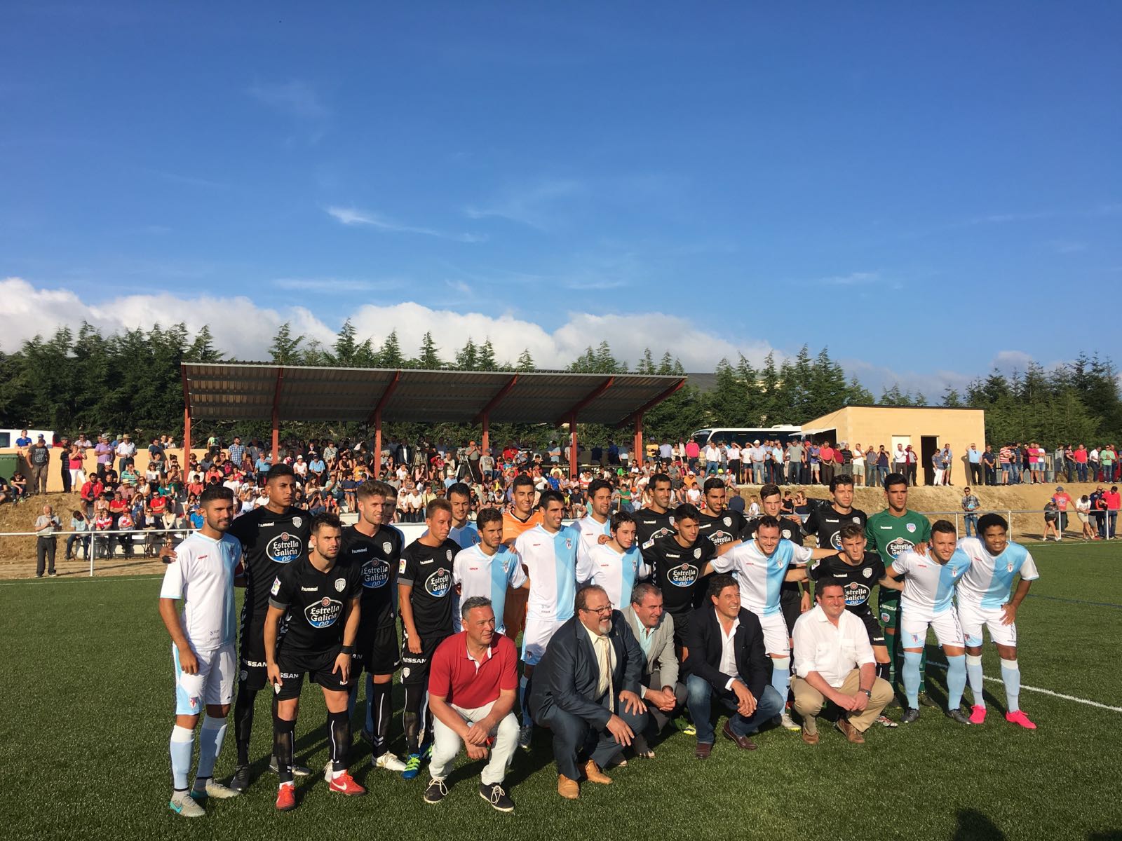 Gran imagen del Compos en su primer amistoso estival 1 Cn1BZsIWgAI8XFH