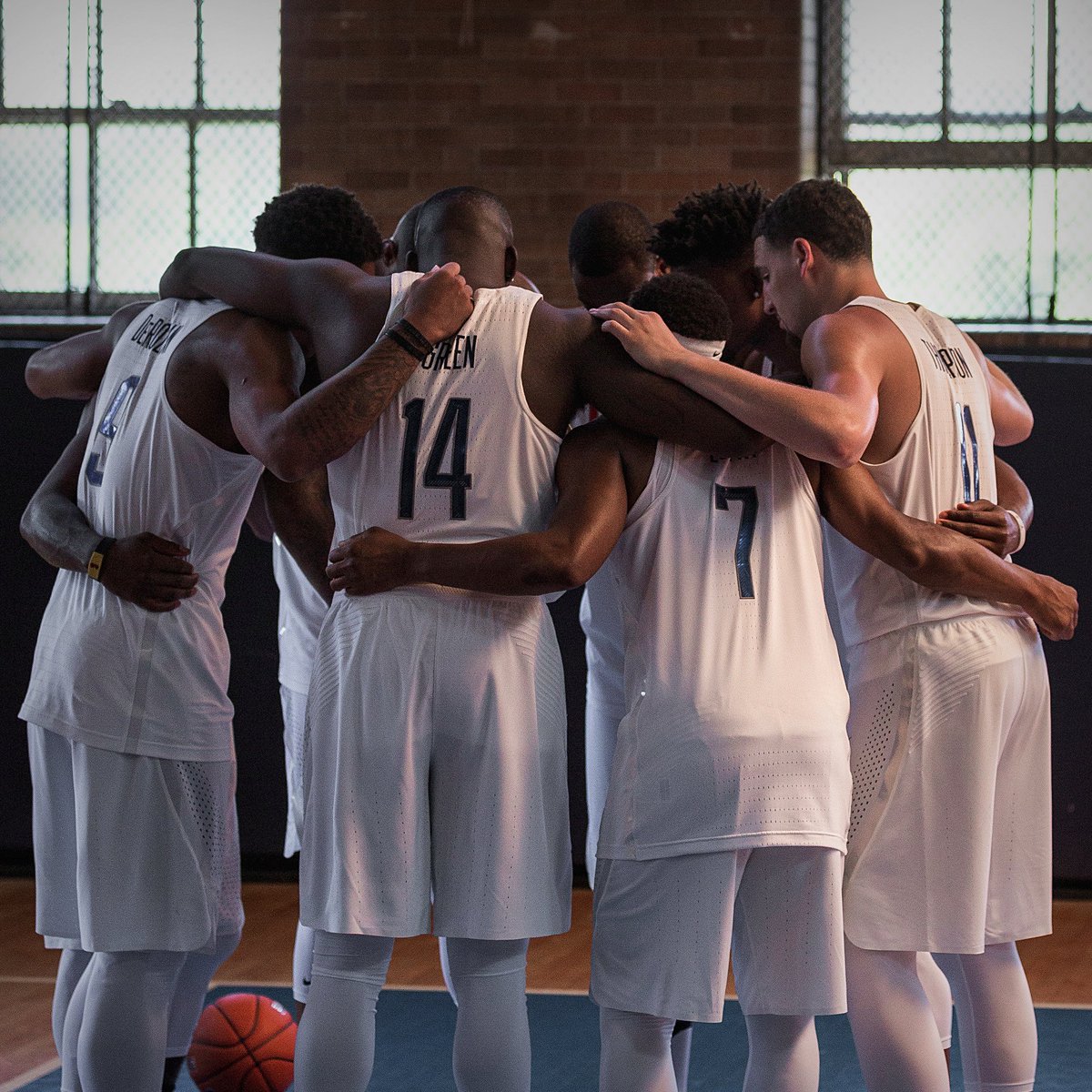 nikebasketball's tweet photo. With liberty and buckets for all. #UNITE https://t.co/JWOgwQ20iO