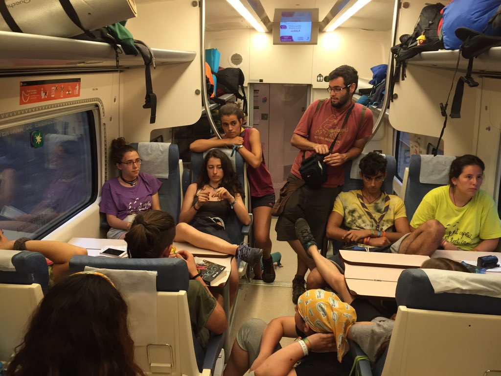 festucs_x's tweet photo. Fem la darrera reunió com a grup per tancar el projecte i parlar sobre #monitoratge  #projecteiguana https://t.co/owNRwW7ojH