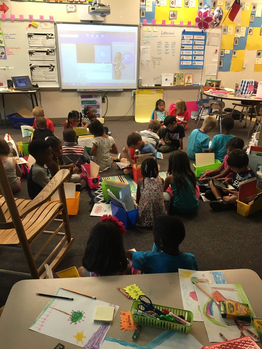 JessiLStanford's tweet photo. Collaborating with Mrs.Gordon to execute an innovative readers workshop! #wearebriercreek #collaborate @cgordon1022 https://t.co/ID957sfWtA
