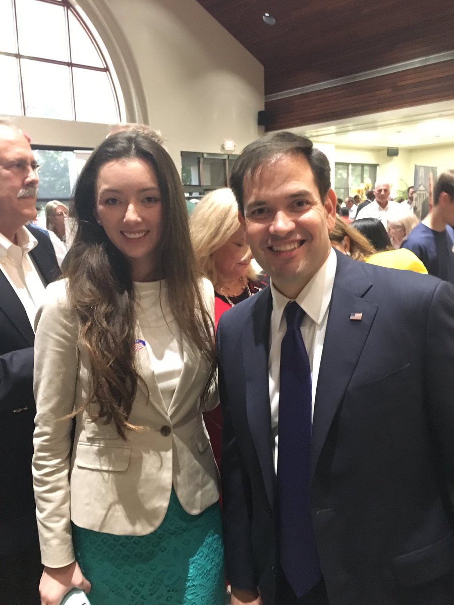 SFR_Florida's tweet photo. @marcorubio with some of his supporters last night in Winter Park! #StudentsForRubio #FLforMarco 🐘🇺🇸 https://t.co/VWikAiorHo