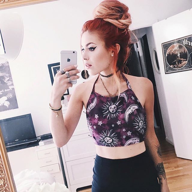 RileyxHill's tweet photo. My #EDC #ootd even though I can't go to the festival. Hoping the fever goes away soon so I can go to the party. https://t.co/f8wK1459Dw