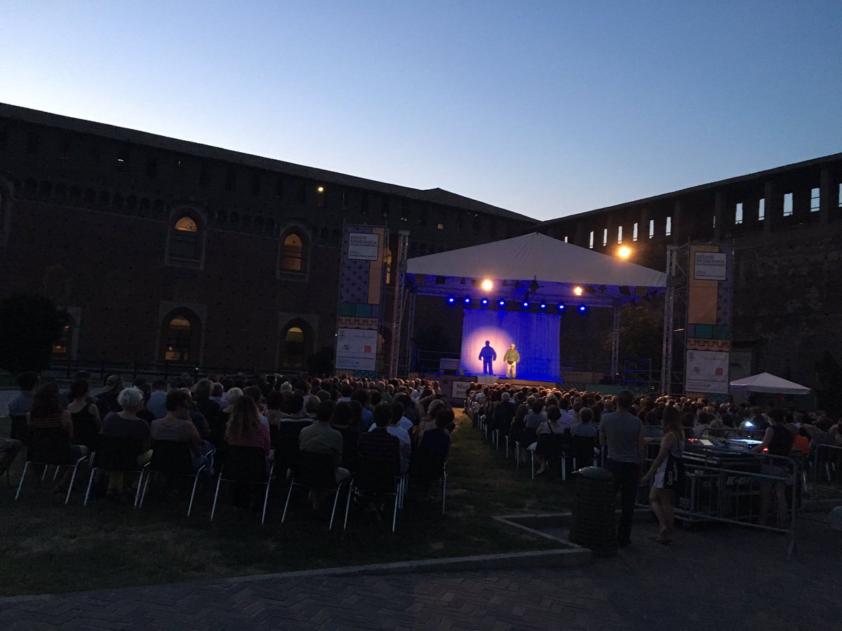 #soldout #estatesforzesca #castellosforzesco #milano #teatro Qui città di M. <a href="/ComuneMI/">Comune di Milano</a>