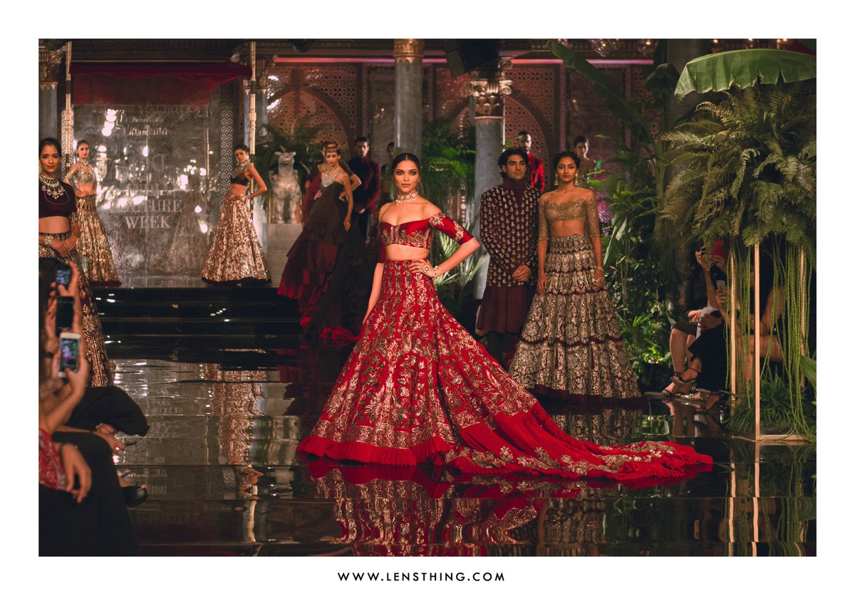thelensthing's tweet photo. This is the happiest day of my life. Finally I got a chance to click you @deepikapadukone . I hope you like this :) https://t.co/EcP4e2i1cf