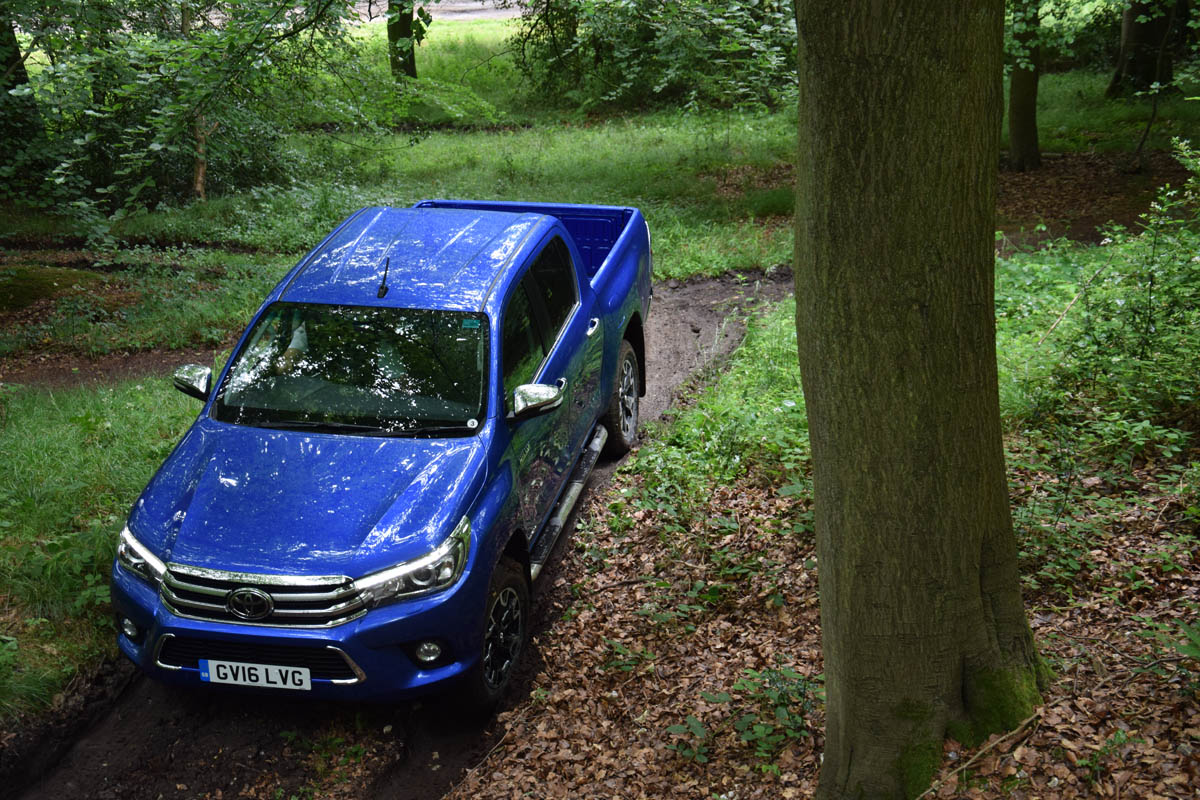ToyotaUK's tweet image. See how the new #Hilux faired on an off-road course that's not for the faint hearted: po.st/wAgJwH.