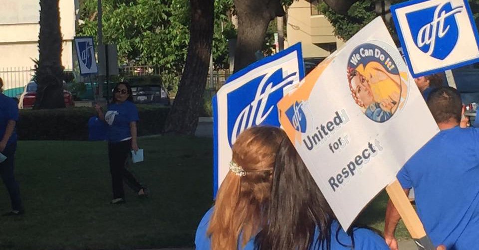 AFTLocal1475's tweet photo. Join us tonight at https://t.co/Vf77KMjx3U as we fight for #worthywages, #fairbenefits, and #respect in #earlyed. https://t.co/srSgM04rf0