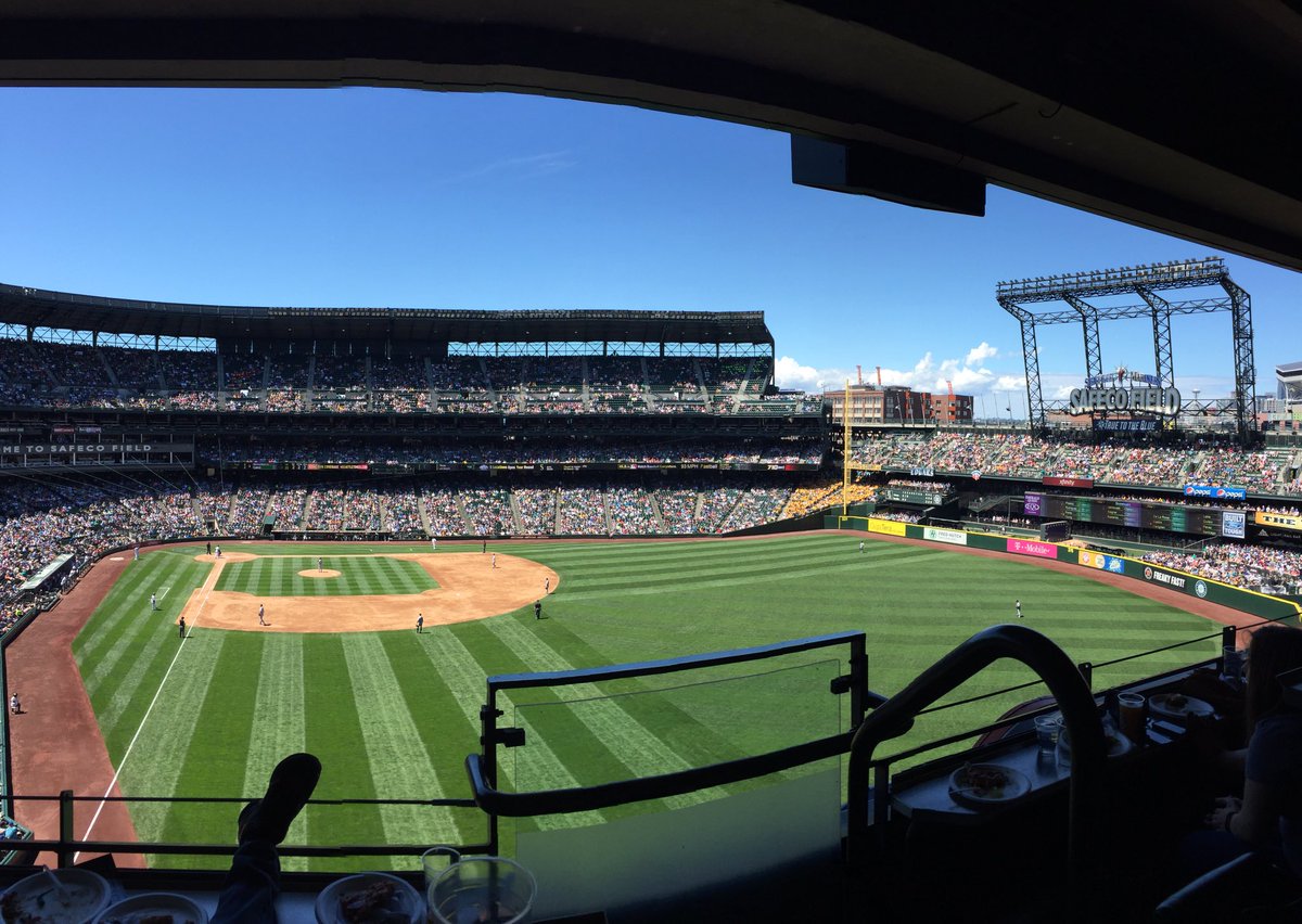 S_Coke's tweet photo. @SAPiXp #interns enjoying that suite life. #internsatconcur βΎοΈπ https://t.co/GT0tufxesf