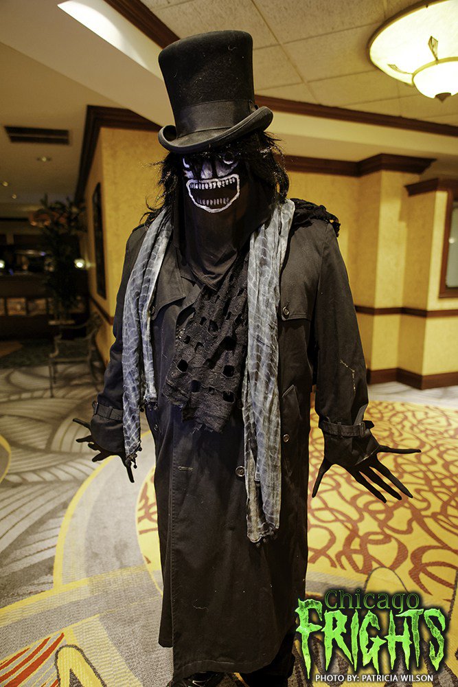 ChicagoFrights's tweet photo. Costumes Welcome at Chicago Frights! https://t.co/4QgXpOtH3c https://t.co/UCRP2Wb7qW