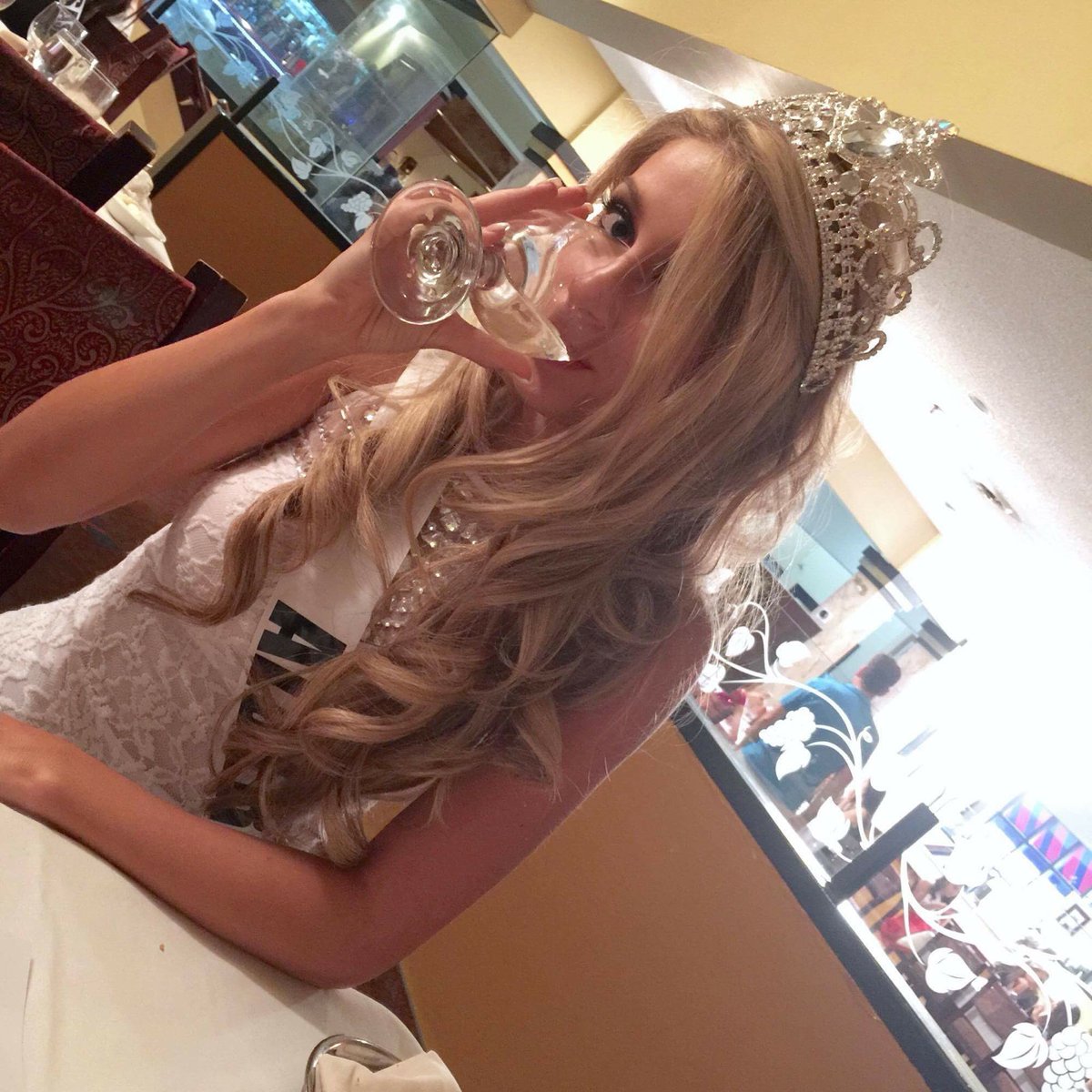 MissTeenageAB16's tweet photo. Food from @nirvanaflavours was SO GOOD! Thanks so much for the awesome eats! #nirvanaflavours https://t.co/SsYDHpikL9