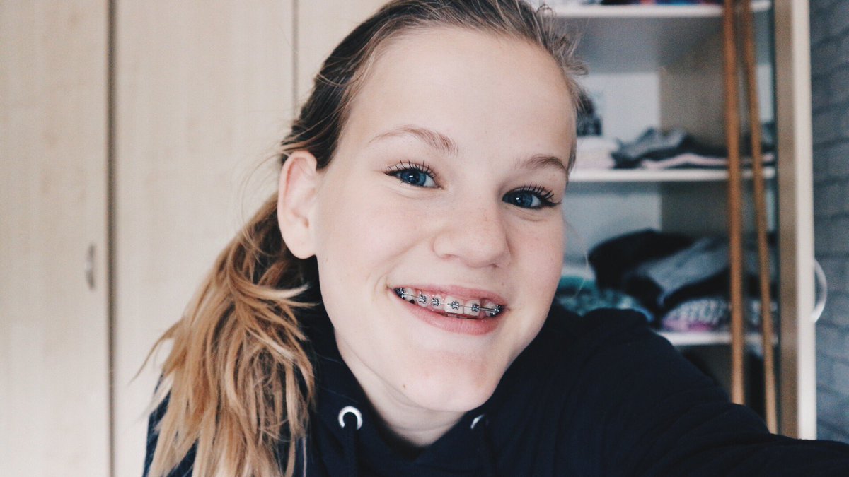 bubblinmendes's tweet photo. een beetje laat, maar is niet erg :) #projectcompliments 🌻 https://t.co/YizbOWpyXc