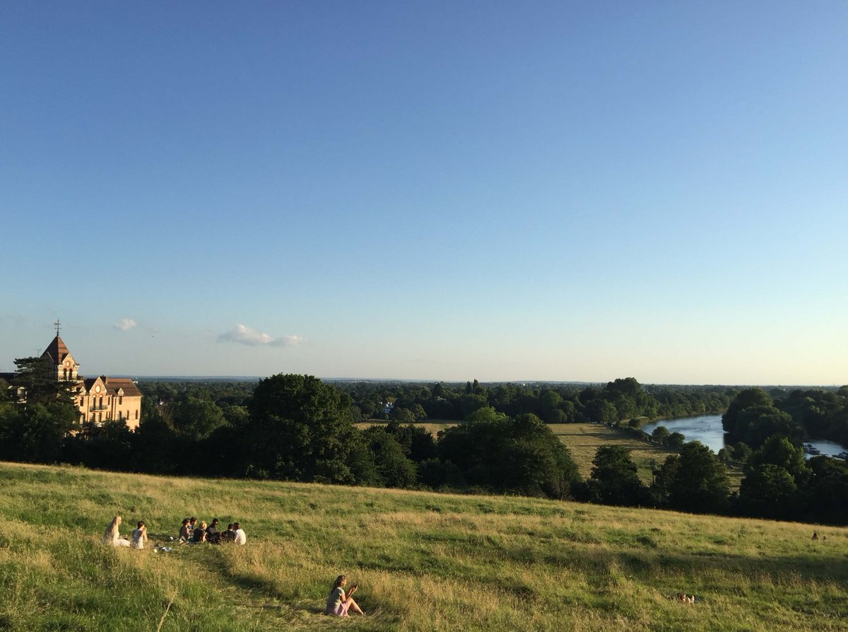 Splendid summer's evening for a picnic at Terrace Field #Richmond overlooking the #Thames