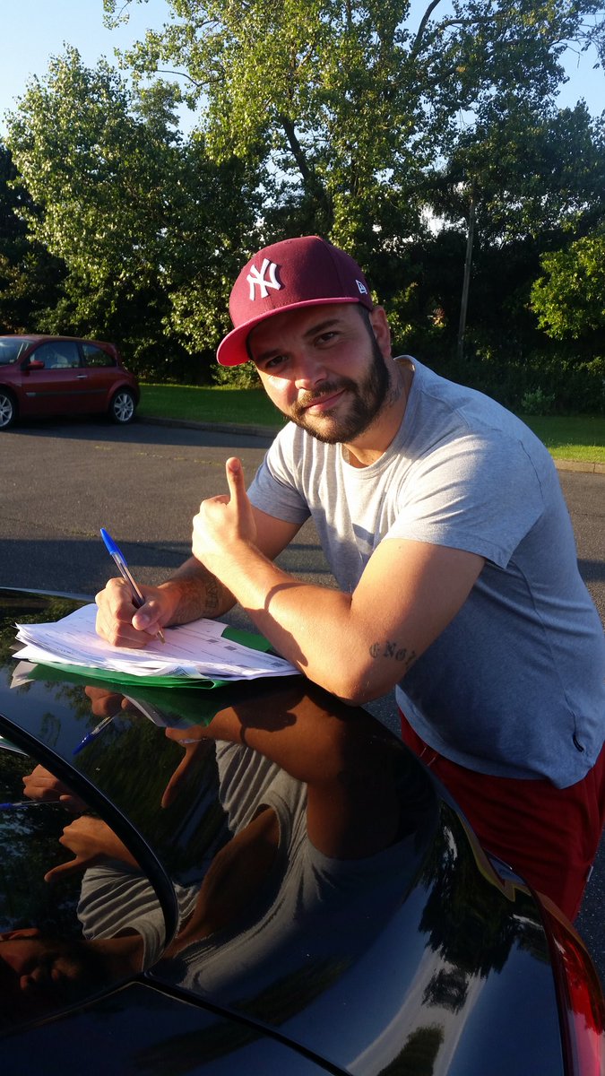 AlconburyRes's tweet photo. @RichBKing5 puts pen to paper for the 16/17 season https://t.co/cA7tCrO7gr