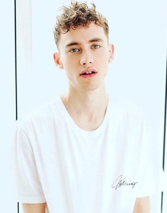 divaolly's tweet image. reflections