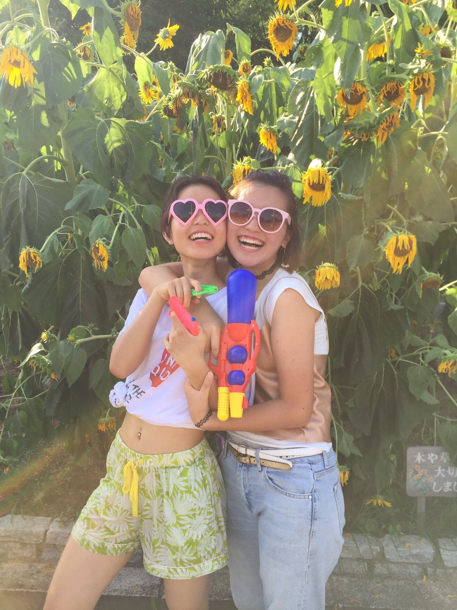 xxx3CHOxxx's tweet photo. かわいい💟😍👸🏼👙🏁😂💗
なにこの笑顔！！！！

みんなと出会えてほんとによかったっておもえる #ににぱー らぶ👭👩‍❤️‍💋‍👩💗👑

🌻🌻🌻🌻🌻🌻🌻🌻🌻🌻🌻🌻🌻🌻 https://t.co/l93aKjG7Gp
