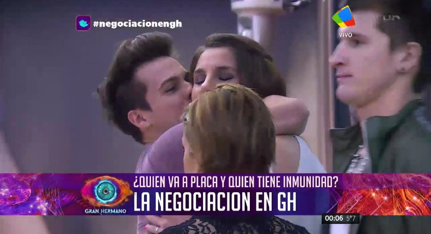 rockmedante's tweet photo. Porti: Te admiro, los huevos que tenes te admiro mucho. LOS AMO #GH2016 https://t.co/LeHj6Qc3aP