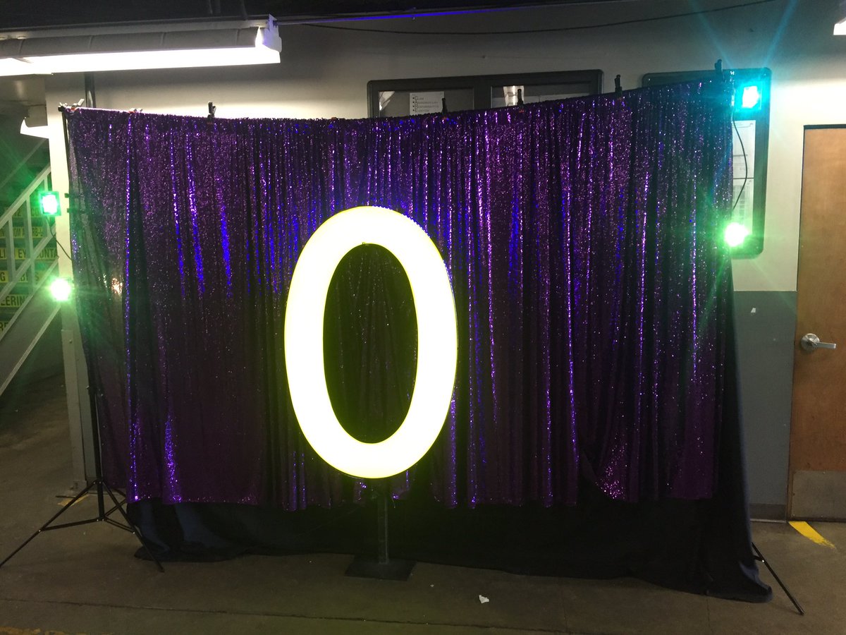 Van Nuys Twilight tweet media