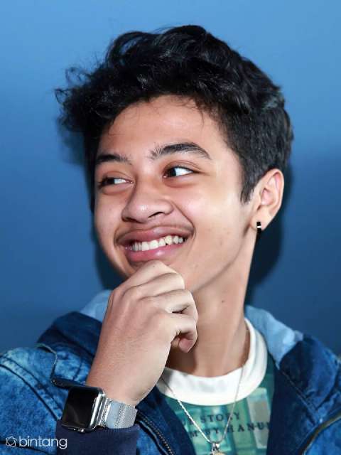 imeee_14's tweet photo. #HappyBstarzDay sukses terus buat km bang😚 semoga cpt go internasional yak love you more and more😘💋😍💕 @bastiansteel https://t.co/J11MuyQW0U