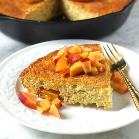 This Nectarine Skillet Cake is the ultimate simple summer dessert! bit.ly/29MNxO5 #FoodieMamas