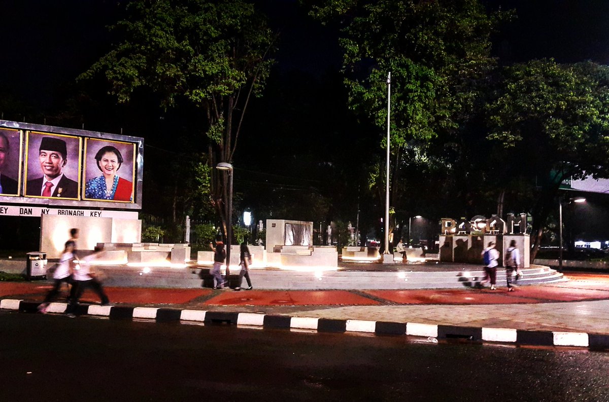 Di jakarta Tempat demo atau unjuk rasa pun di sediakan dan di percantik