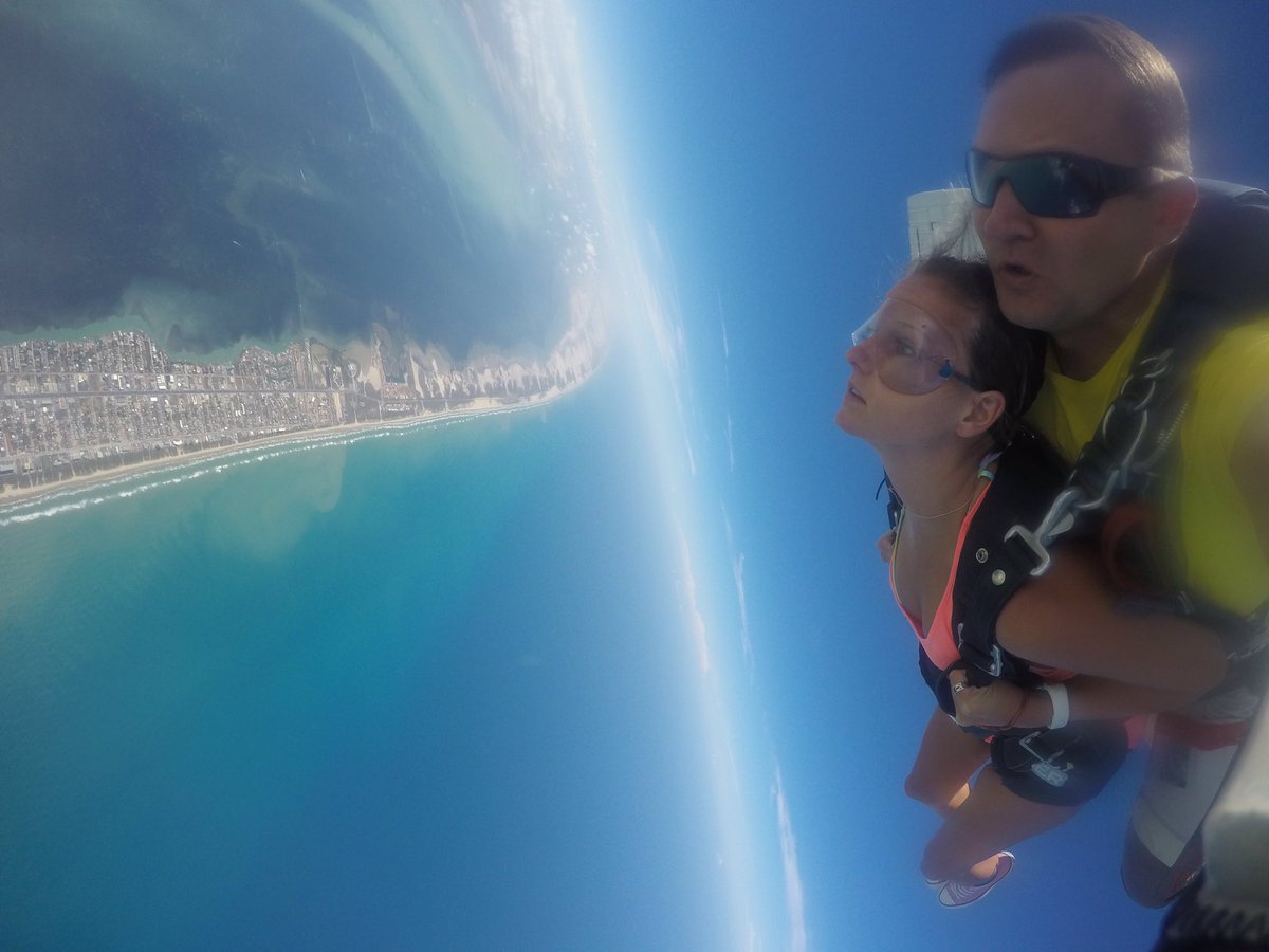 moewilson25's tweet photo. Because if I don't post about it did it really happen?? #skydiving #whatarush https://t.co/N890NZU6ru
