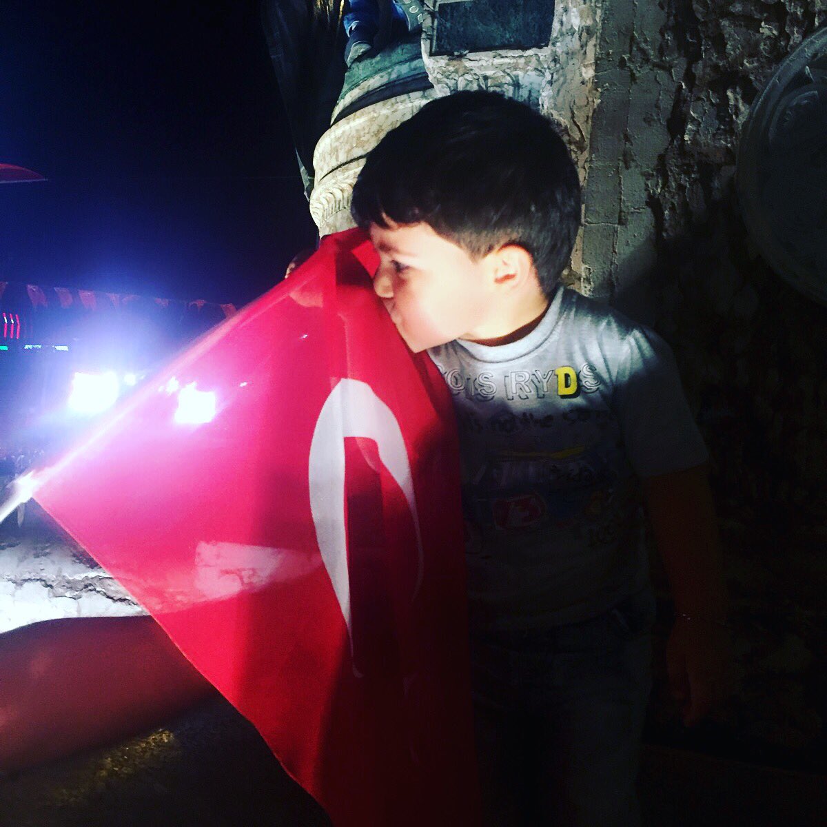 Vatana ihanet edenlere gelsin 🇹🇷😇
