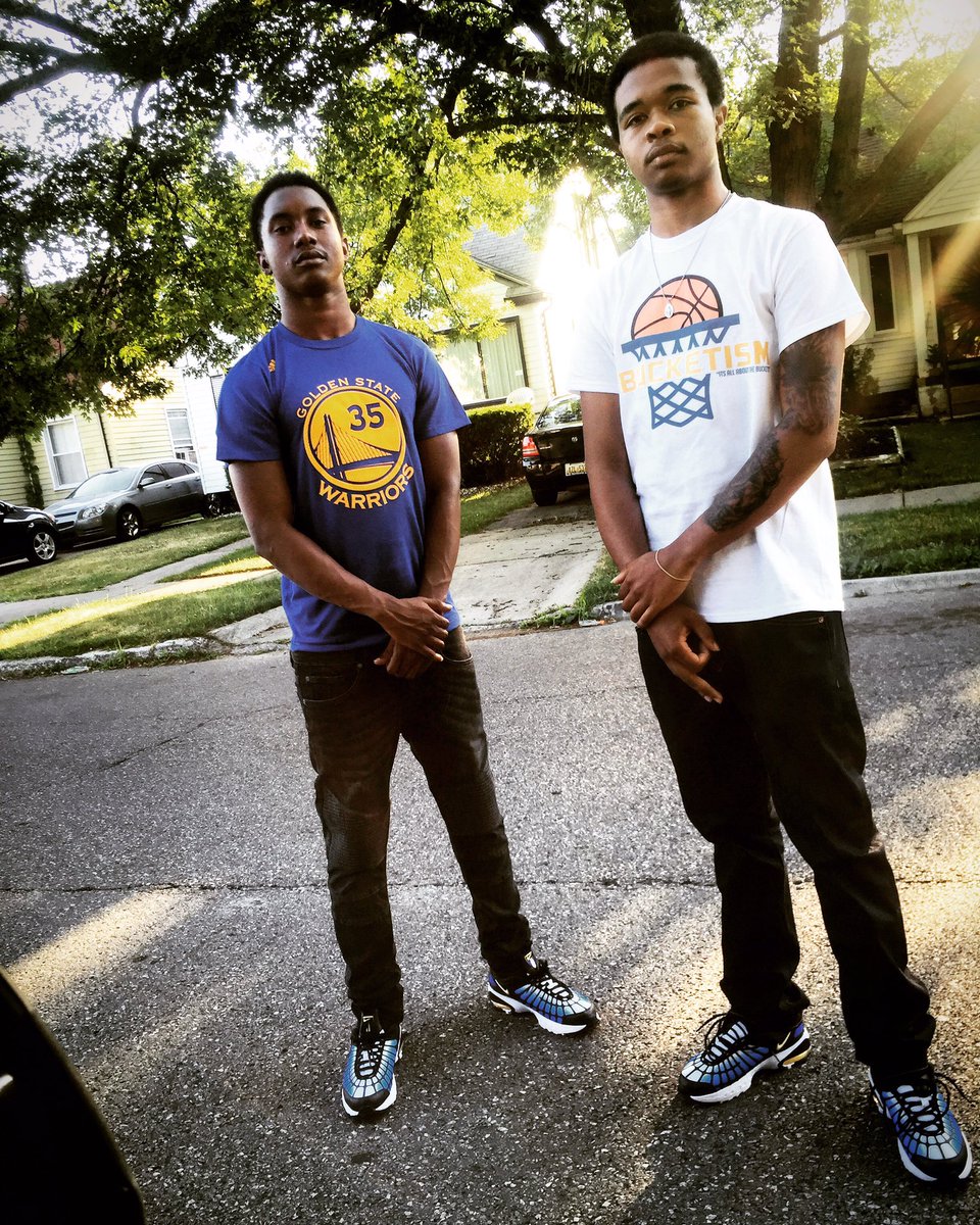 TenPeso_'s tweet photo. Very Active 💪🏽 https://t.co/0Z4nydsfJo