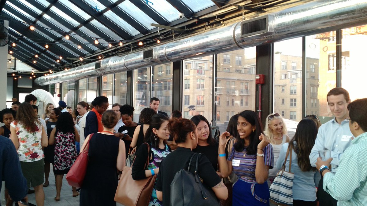 dcplusacumen's tweet image. Great turnout at our happy hour event! Amazing changemakers, entrepreneurs, and learners in the room! #acumen101
