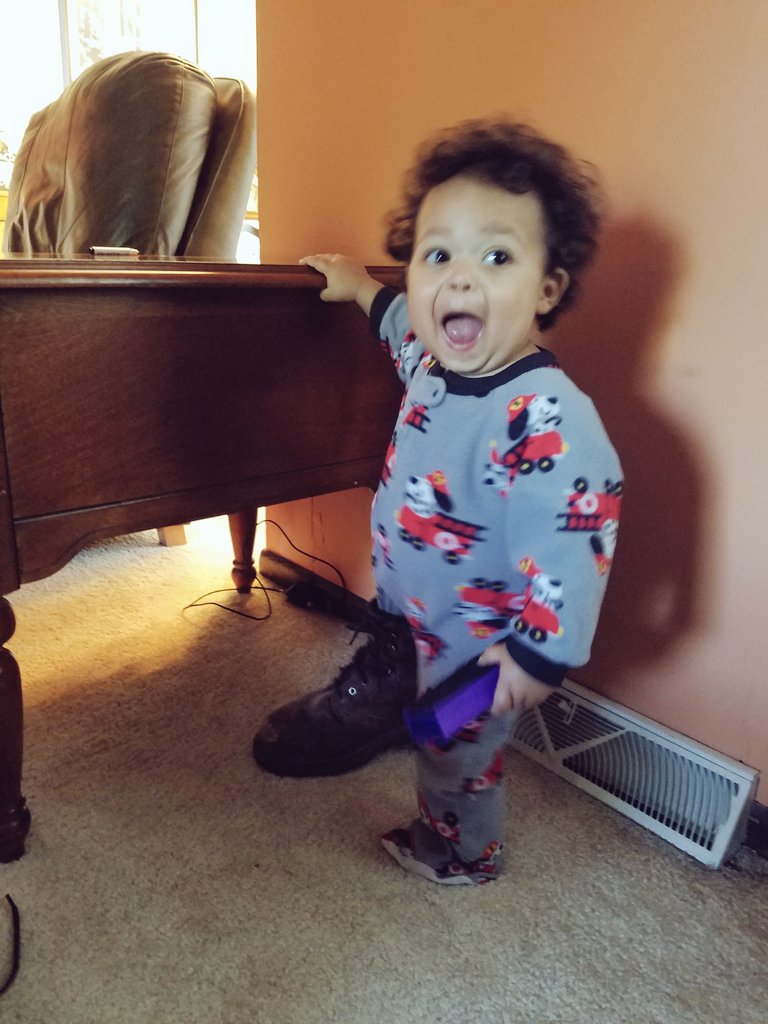 theconnleyclan's tweet image. What is it with kids and shoes anyway?? #gottaloveshoes #gavinmichael #lillieann