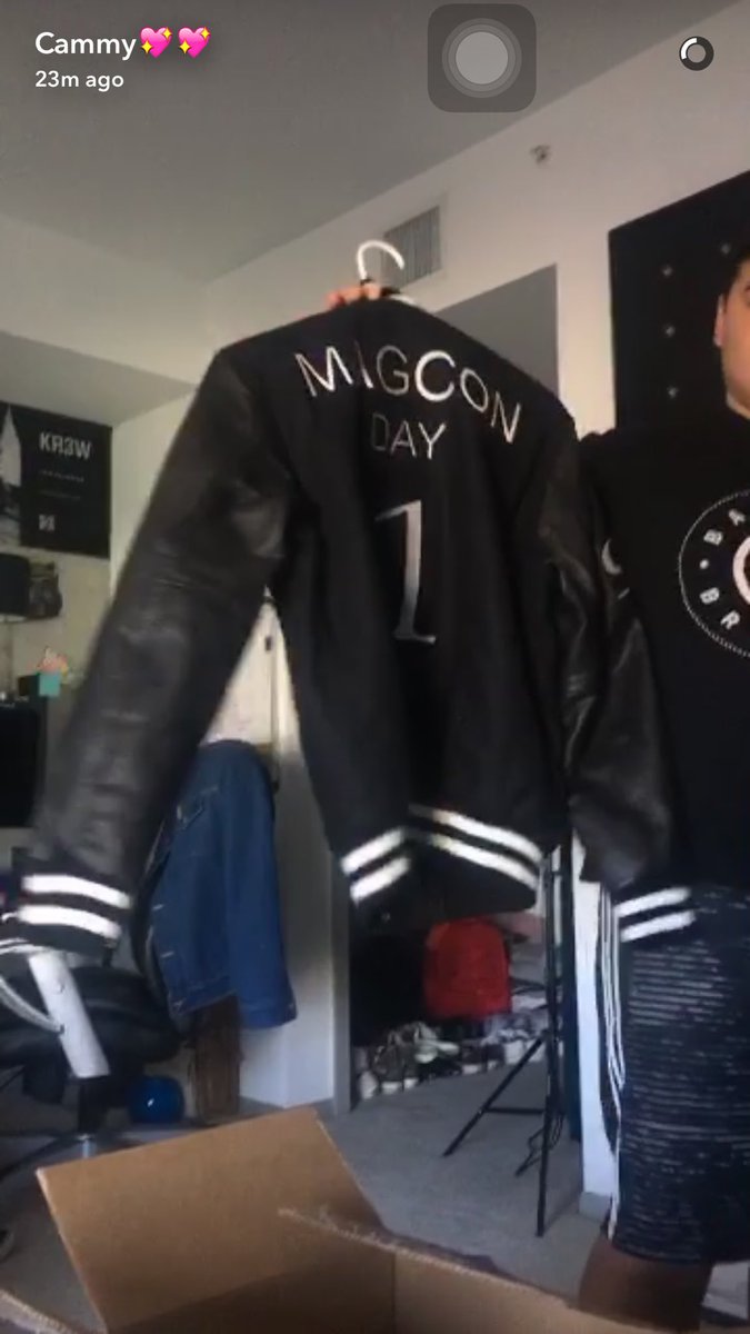 iamhabibaaa's tweet photo. The best jacket ever!!!!😍😍😍 I want it!!❤️❤️❤️ @camerondallas @camerondallas @camerondallas @camerondallas https://t.co/2noeQapWBi