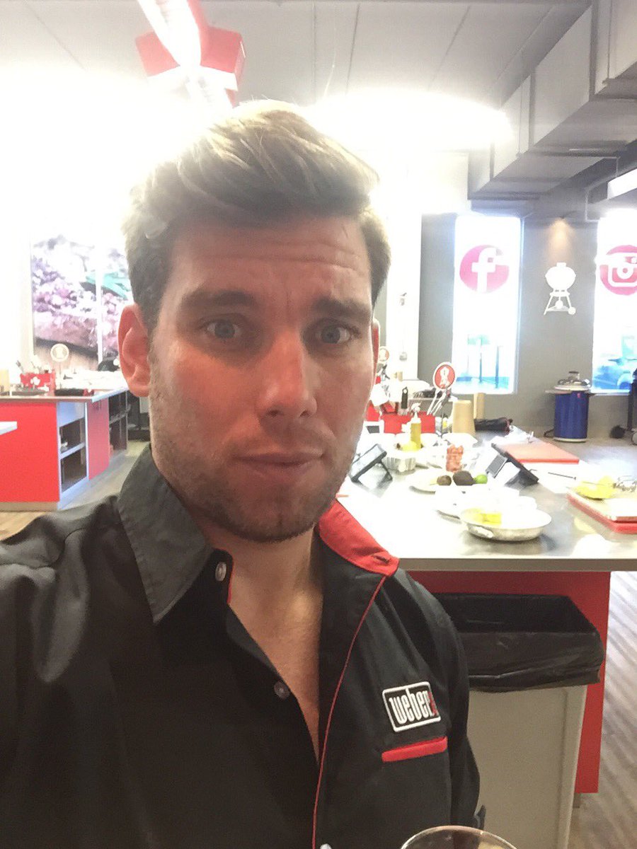 weberchefjamie's tweet photo. Great evening at the GA Canada The teams rocks @WeberGrills https://t.co/CC2HIFfpcg