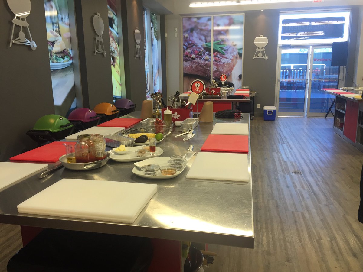 weberchefjamie's tweet photo. Great evening at the GA Canada The teams rocks @WeberGrills https://t.co/CC2HIFfpcg