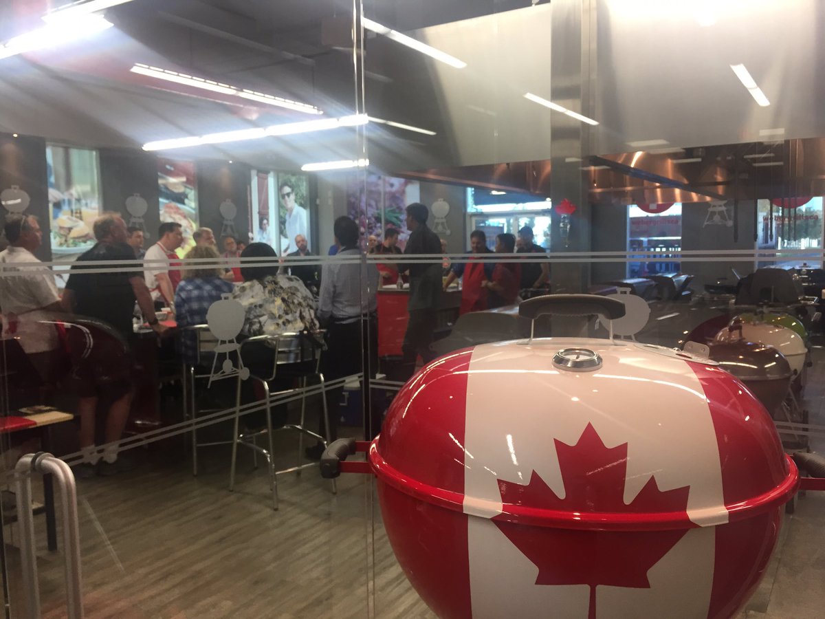 weberchefjamie's tweet photo. Great evening at the GA Canada The teams rocks @WeberGrills https://t.co/CC2HIFfpcg